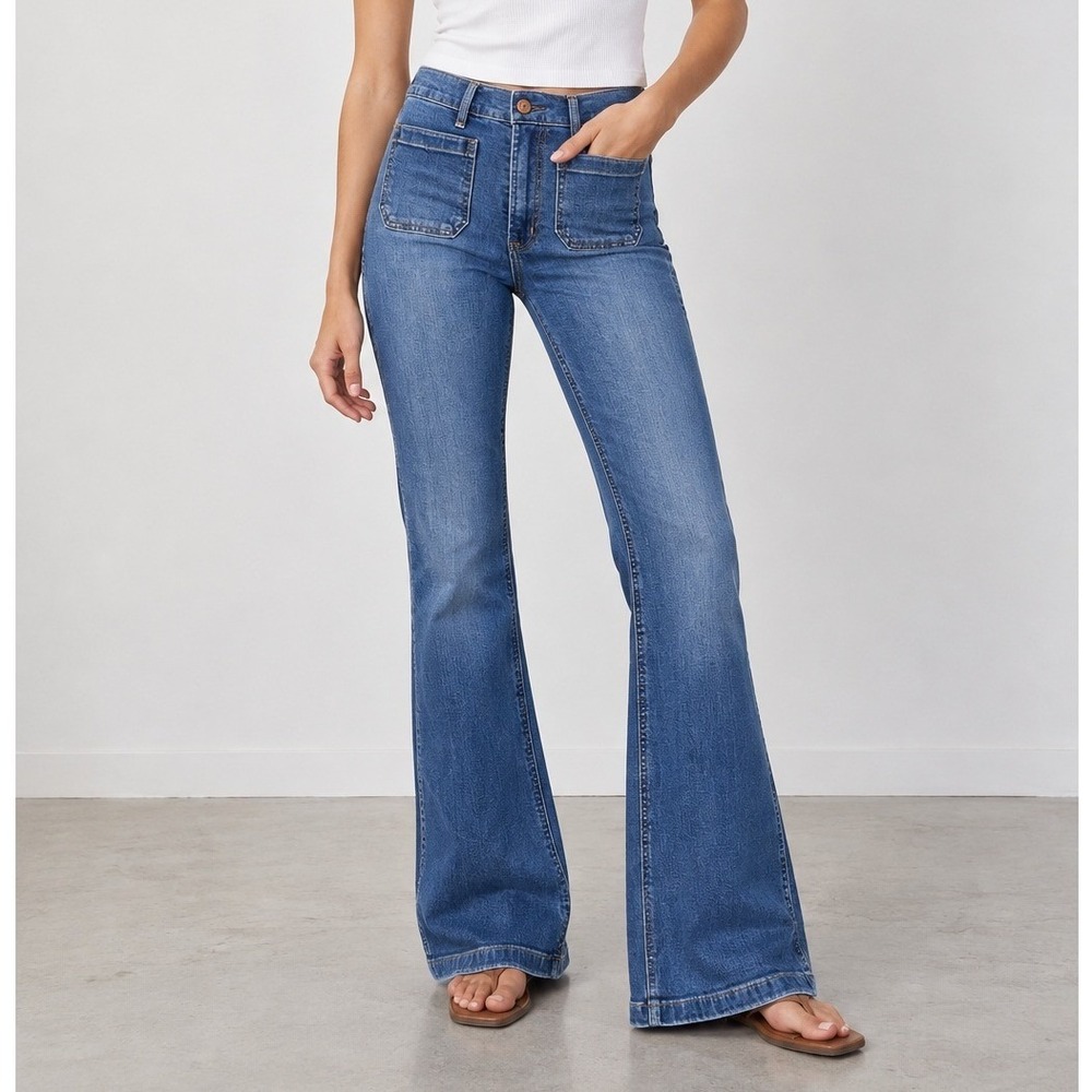 Gap High Rise Flare Jeans Women Blue Patch Pocket 26 2R Denim NWOT